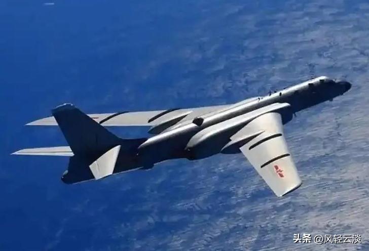 美日菲舰机双线围堵南海，我方三层布局亮剑黄岩岛，轰-6K挂弹巡航划下红线
 
近