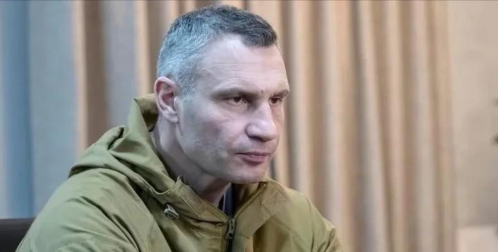 基辅能源危机激化：市长怒怼泽连斯基背后，乌克兰坚持抵抗到底！

冬天到了，敌人砸