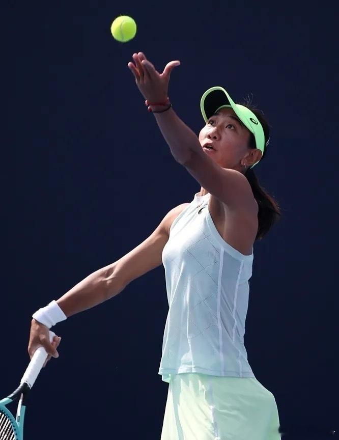 🔵WTA125温哥华女单正赛首轮✅🇨🇳逯佳境7-5/6-4战胜🇺🇸多勒