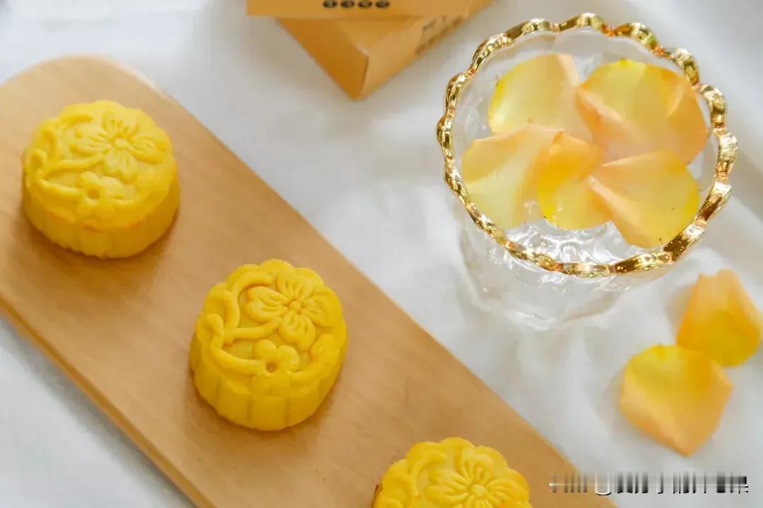 最好吃月饼排名

1、榴莲月饼

2、火腿月饼

3、冰淇淋月饼

没错，我喜欢