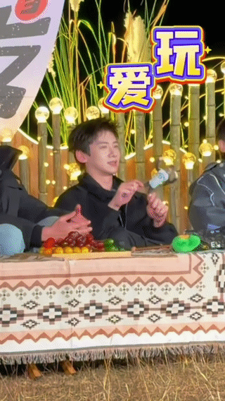 白敬亭带着老鼠干回家了 这次录制，白敬亭居然带着老鼠干回家，瞬间化身搞笑担当！他