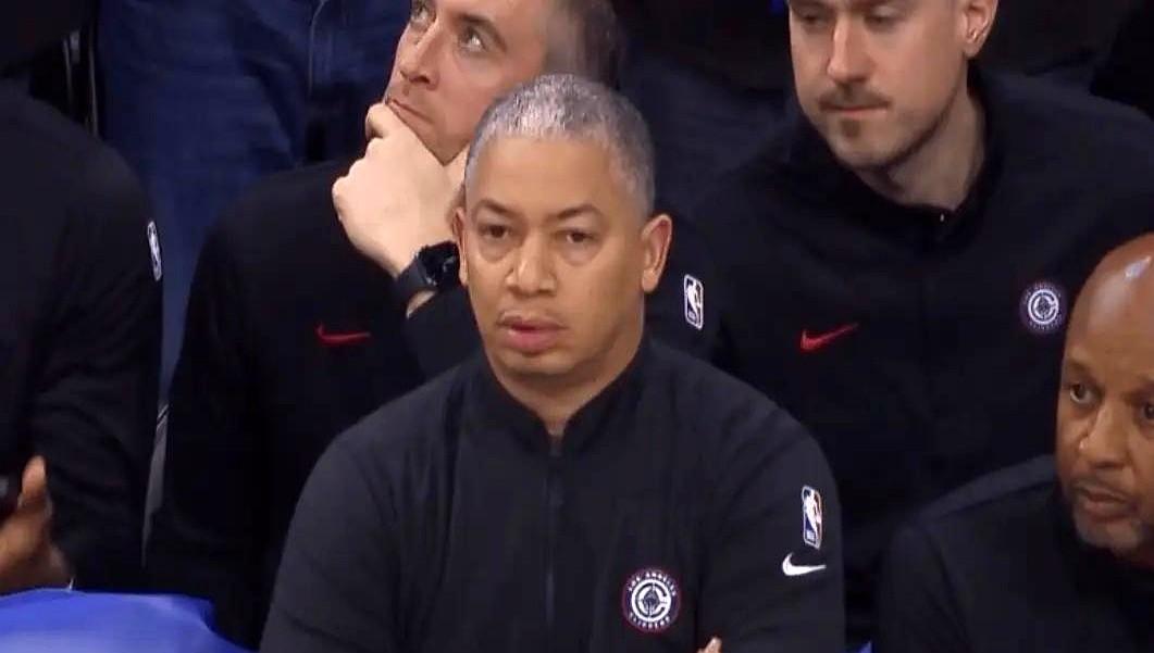 一堆人就说大洛护框好，吹上天了！

就说打尼克斯这场，快船111-123输了，唐