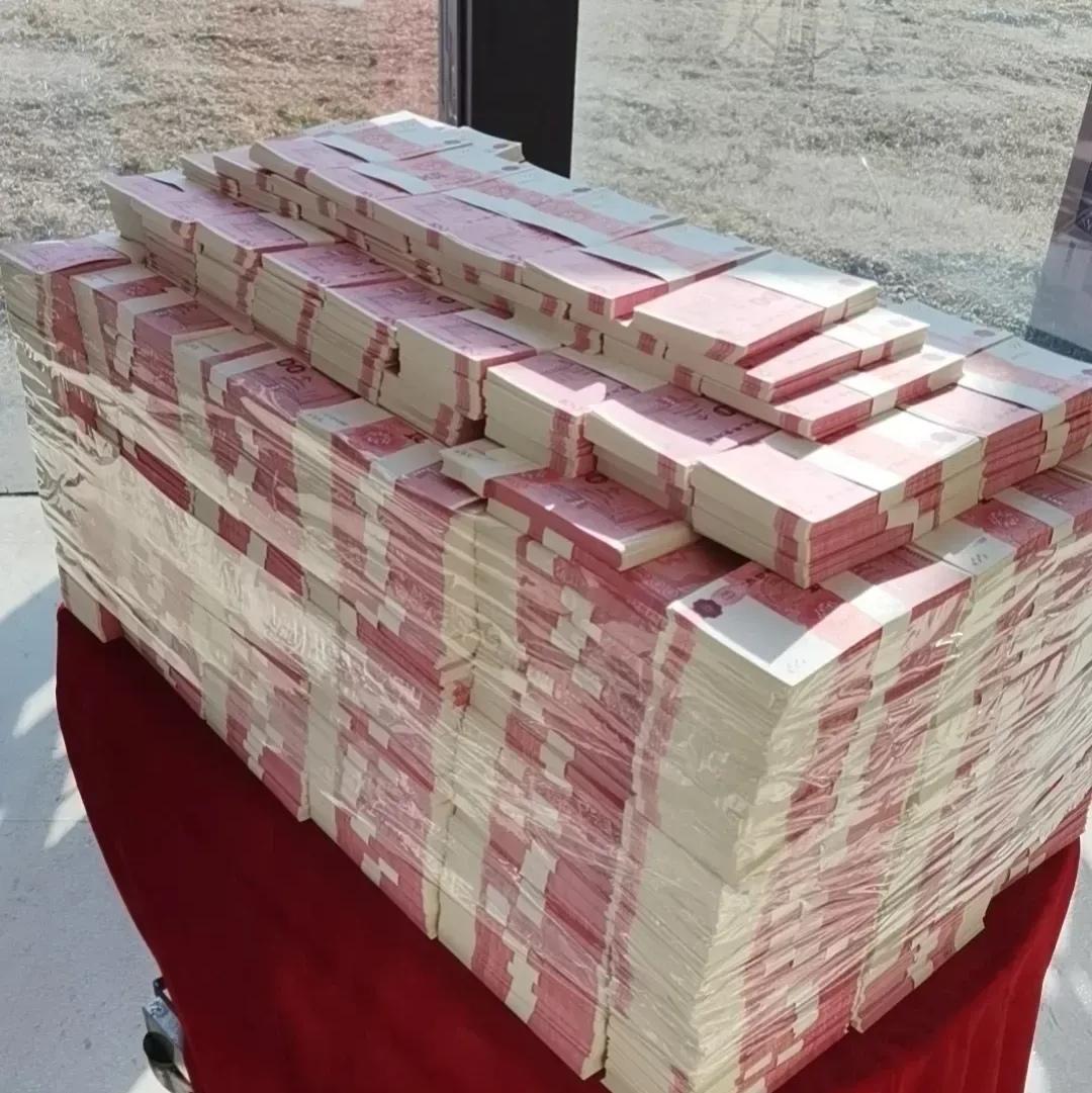 一位经济学教授曾说，现在最能保值的已不是房子，房子早不是增值神器，黄金也不行，价