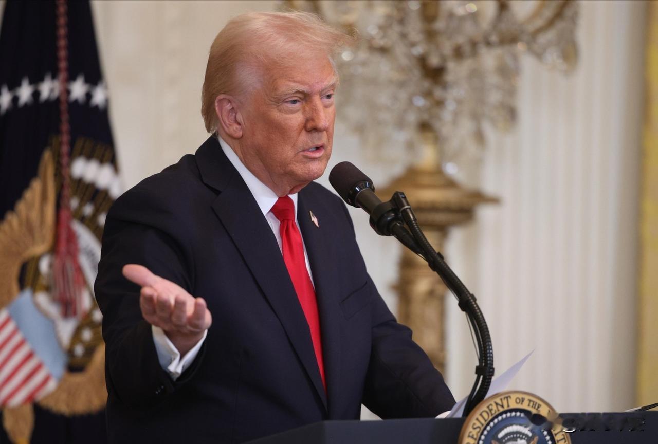 今天凌晨，美国总统特朗普与俄罗斯总统普京通话后，在例行记者会上。
记者：总统先生