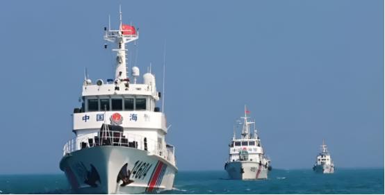 三艘船围堵一艘，还围了34小时，你以为这是一场势均力敌的海上对峙？大错特错！台湾