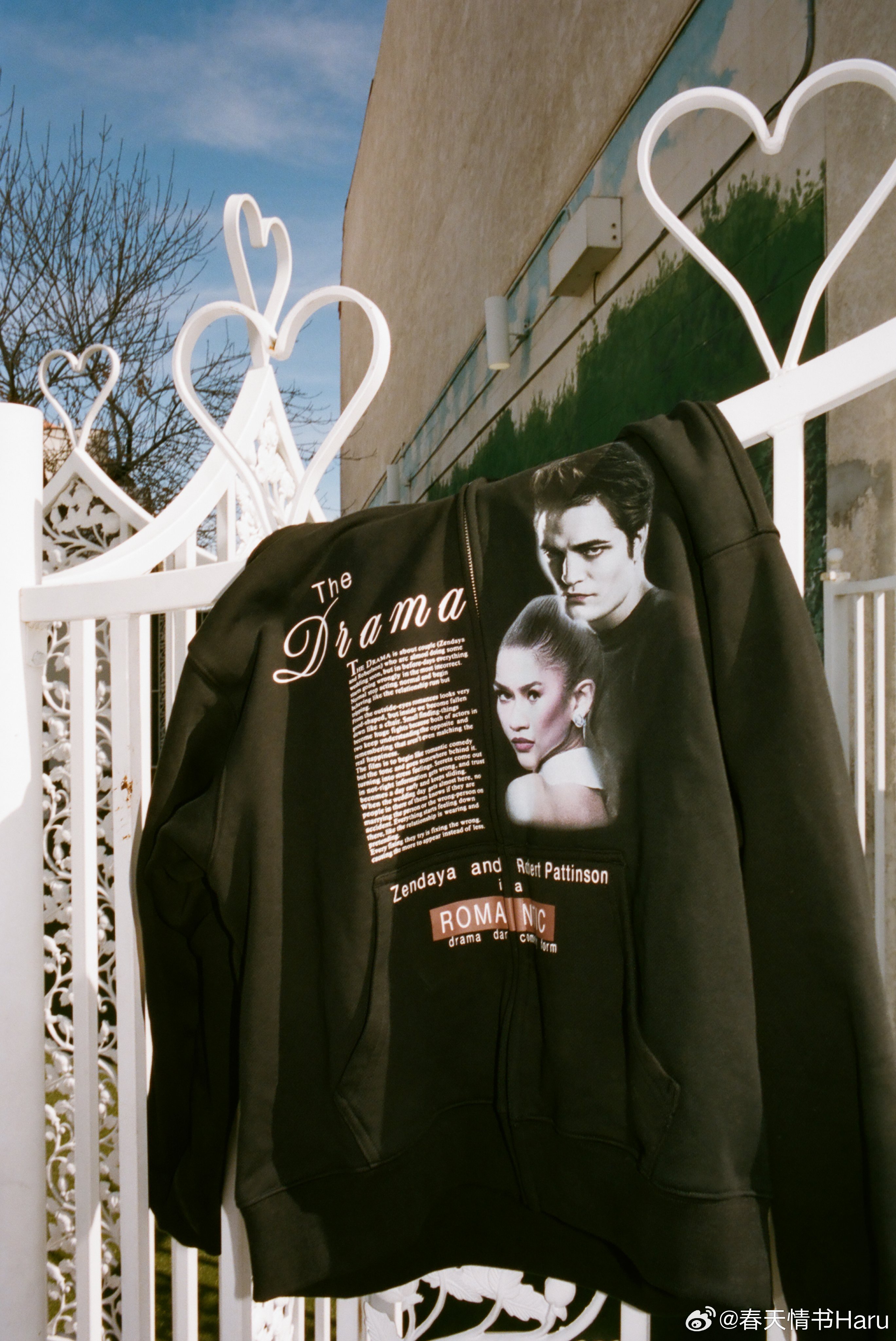 A24下周六在拉斯维加斯为宣传《爱情抓马》，招募情侣在“爱情抓马婚礼殿堂”进行一