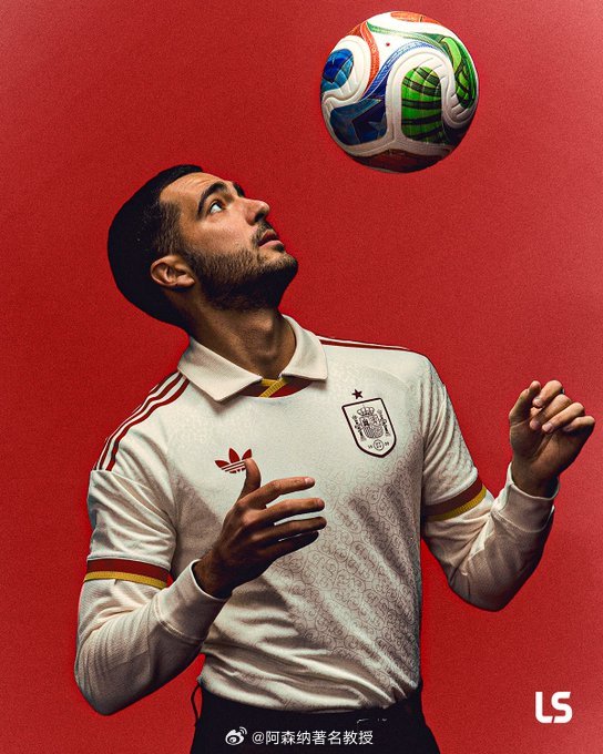 阿迪达斯刚刚发布了西班牙世界杯客场球衣……这😮简直太棒了！🔥言语无法形容阿森