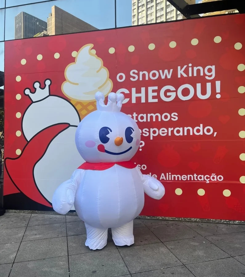 【#蜜雪冰城巴西首店开业# 】当地时间4月11日，蜜雪冰城巴西首店开业。产品方面