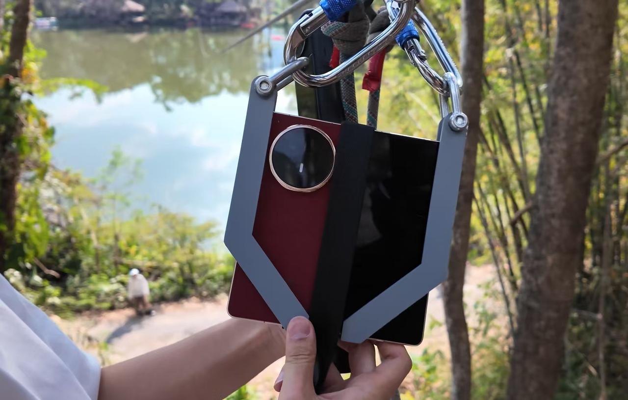 2026年开年最疯的测评名场面，必须是李杰灵这波滑索挑战！没有剧本，没有摆拍，全