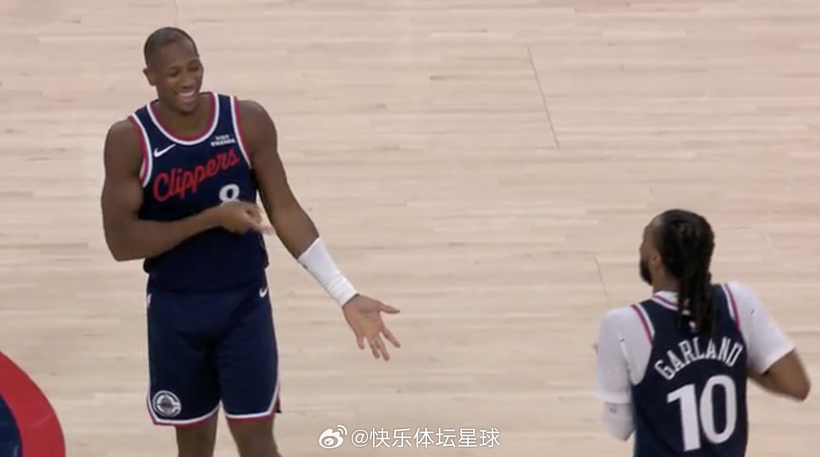 第四节开局9比2再度打停步行者！步行者vs快船  cr：洛杉矶快船 