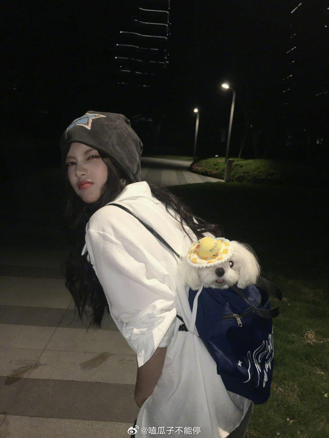李一桐五一假期营业来了，好酷好有少年气