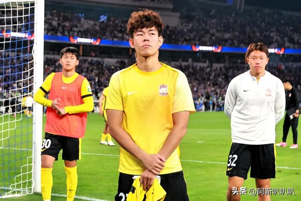 天才少年何小珂失业？曾怒怼金玟哉，如今却无球可踢。

本赛季中超联赛已经热热闹闹