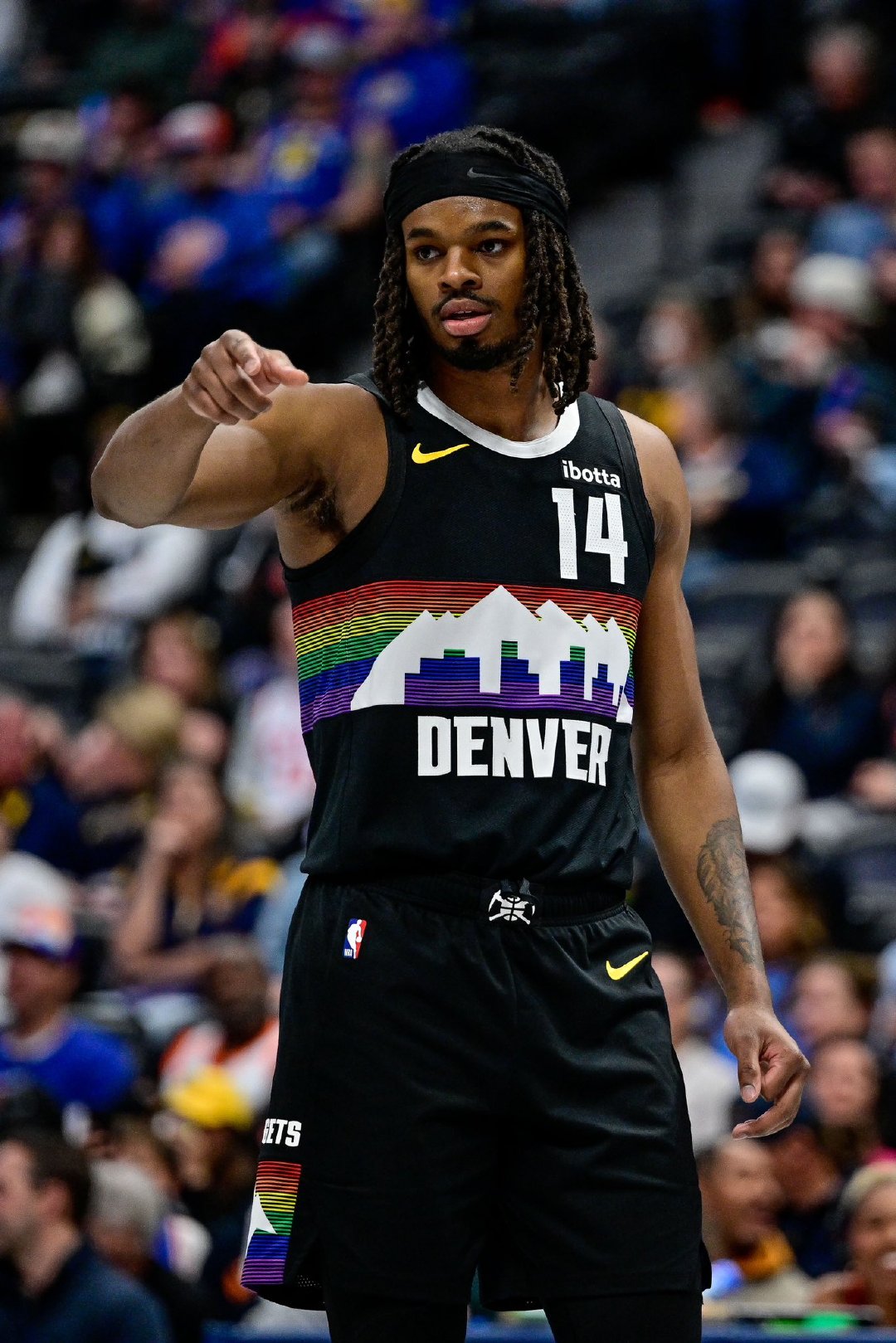 打死也不用！掘金再次把队里的首轮秀达隆-霍姆斯下放至发展联盟！建议将8小时工作制