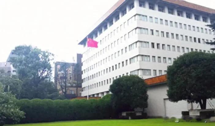 整个事件导火索是政治右倾化下的“拜鬼”行动。
日方在靖国神社春季大祭期间，日本首