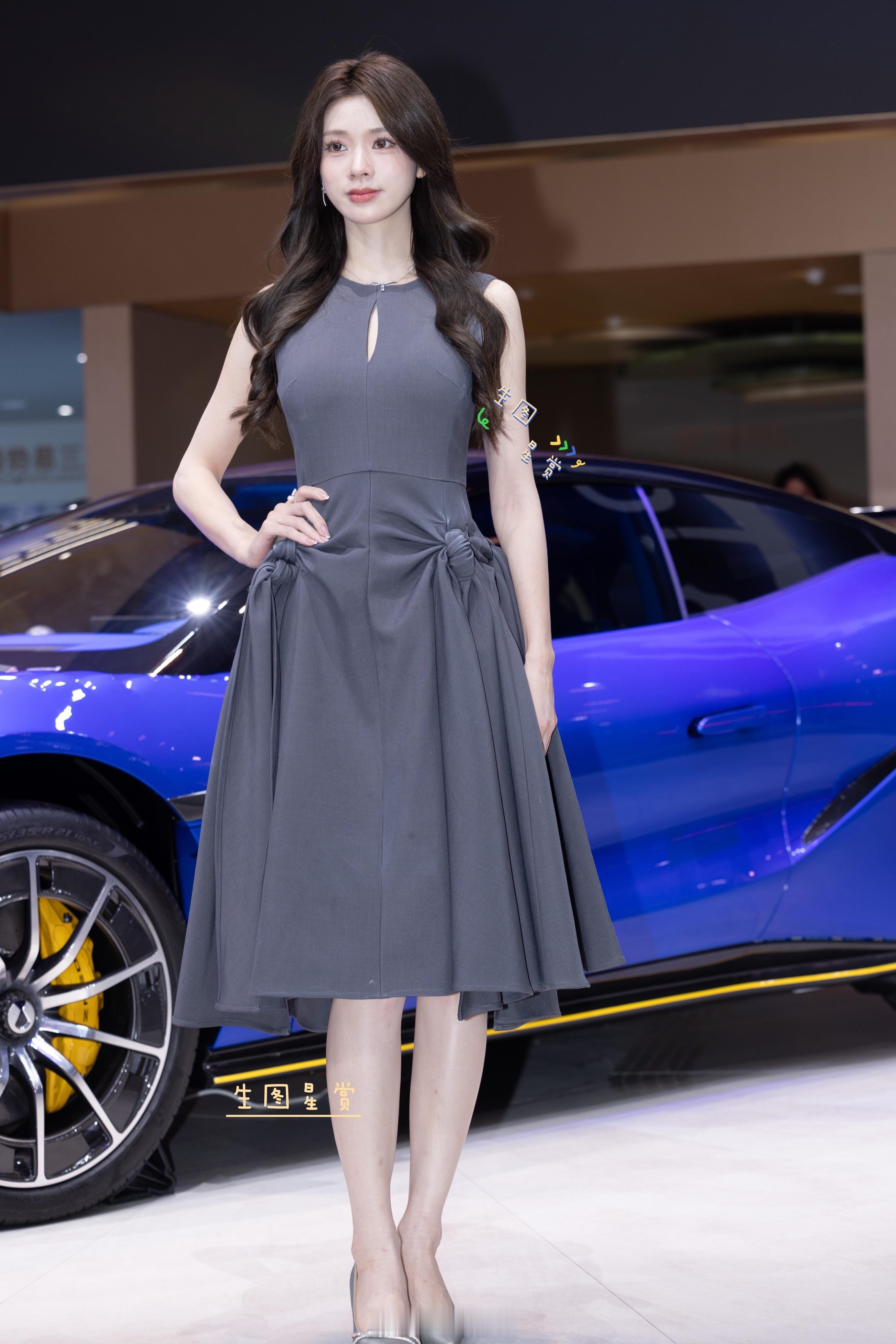 板板酱2025上海车展佳能直出，清秀贵气，权威美貌[打call][相爱] ​​​