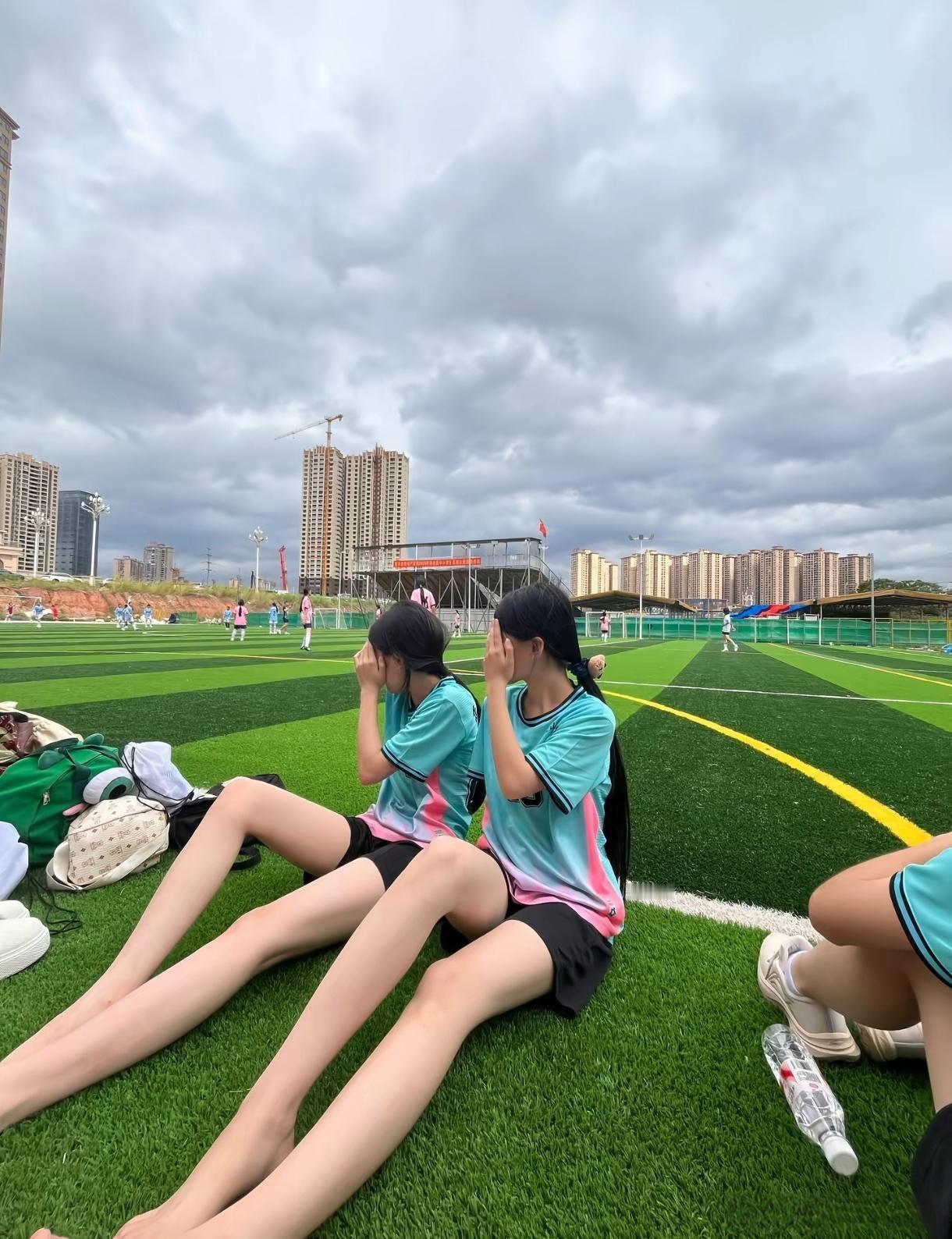 体育生的大长腿是真长啊