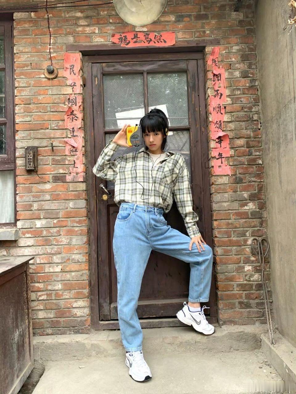 鹤男换头像的速度就是事业起飞的速度！刚存完仙气飘飘的剧照，就要更新侠气十足的新图