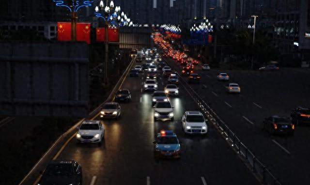 国庆跑了600公里才发现：电车省的是钱，而纯油车或HEV省的是命