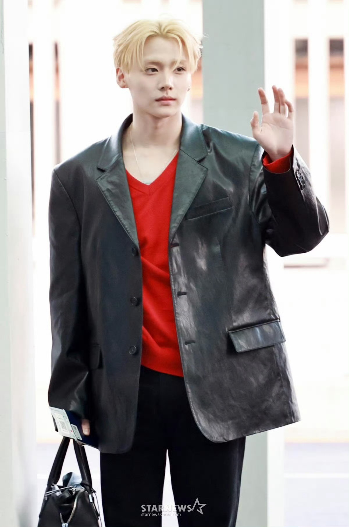 ALD1出发上海签售 今天的ALD1机场出发上海签售新闻图，一切顺利