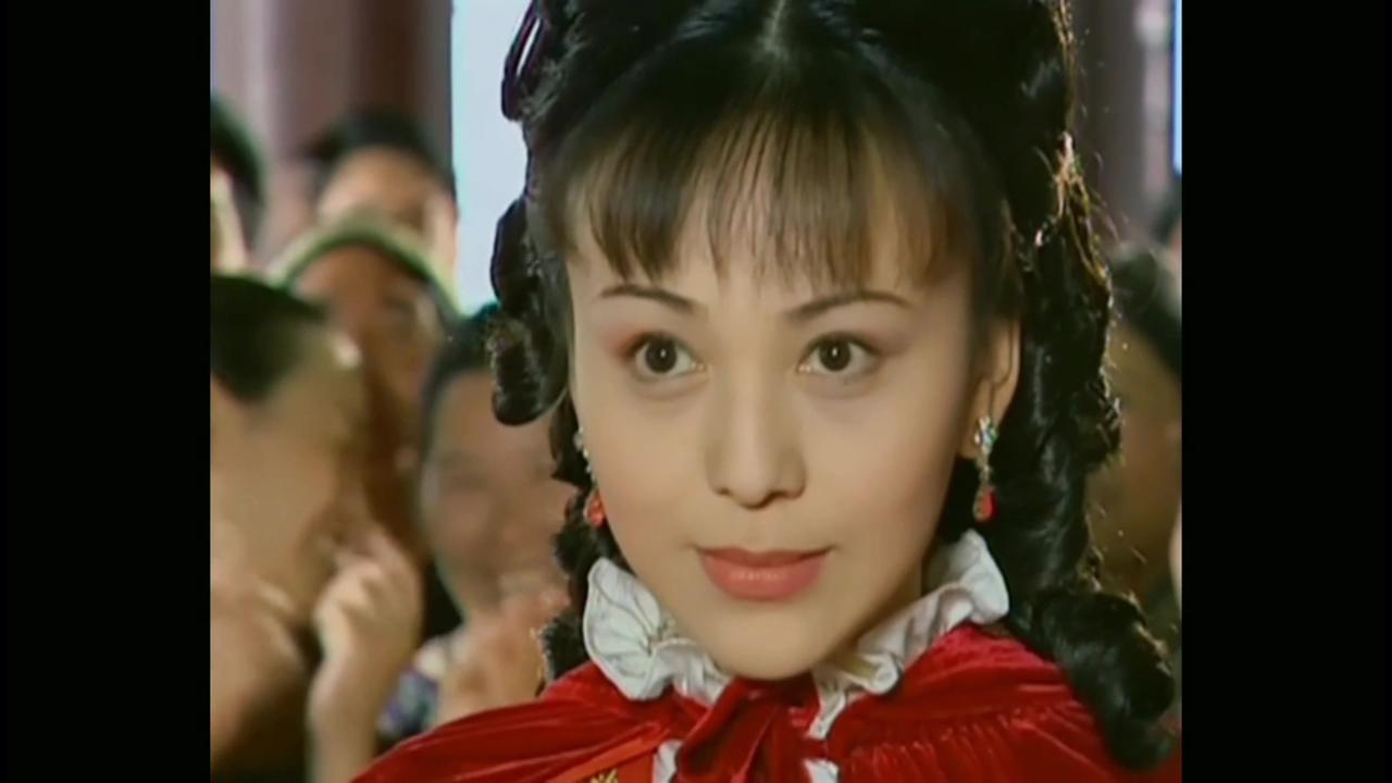 《情深深雨濛濛》中有两个很有意思的片段，都和王琳饰演的雪姨有关。

片段一：当知