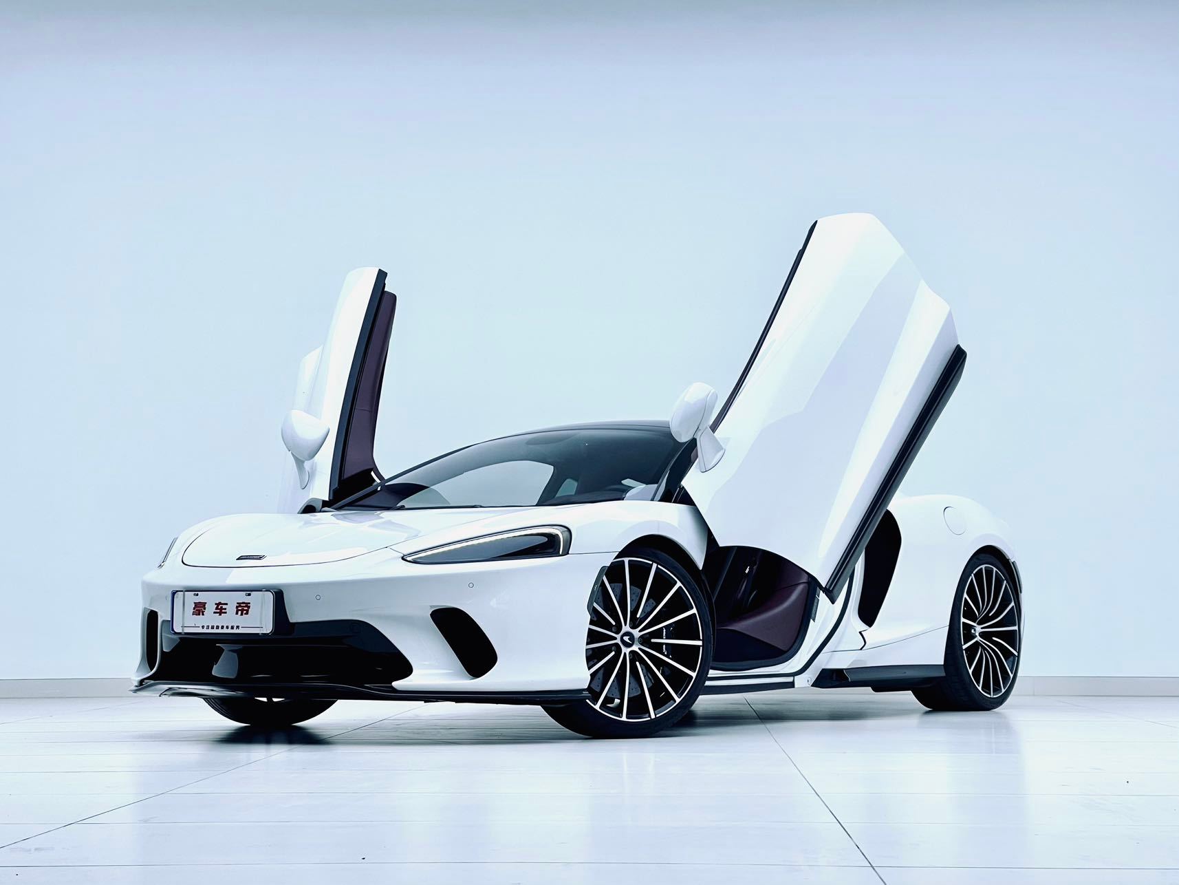 我个人预测今年迈凯轮GT 不出差错是：100小几十万系列超跑、保值率前三的车型！