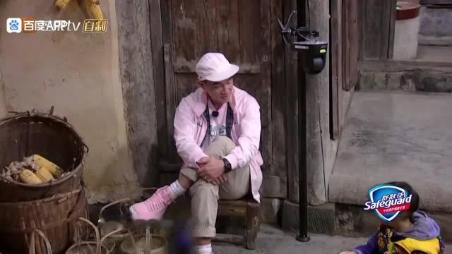 陈小春真是铁汉柔情，jasper一句我不想爸爸变老，直接惹陈小春泪目