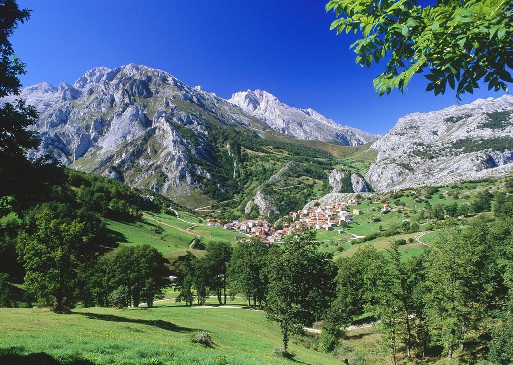 家庭教育的方式直接影响孩子的心理健康，尤其是在应对抑郁的问题上。
近期研究表明，