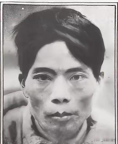 1932年，琼崖红军独立师师长王文宇，率部苦战，身边仅剩唯一警卫员，就派王信下山