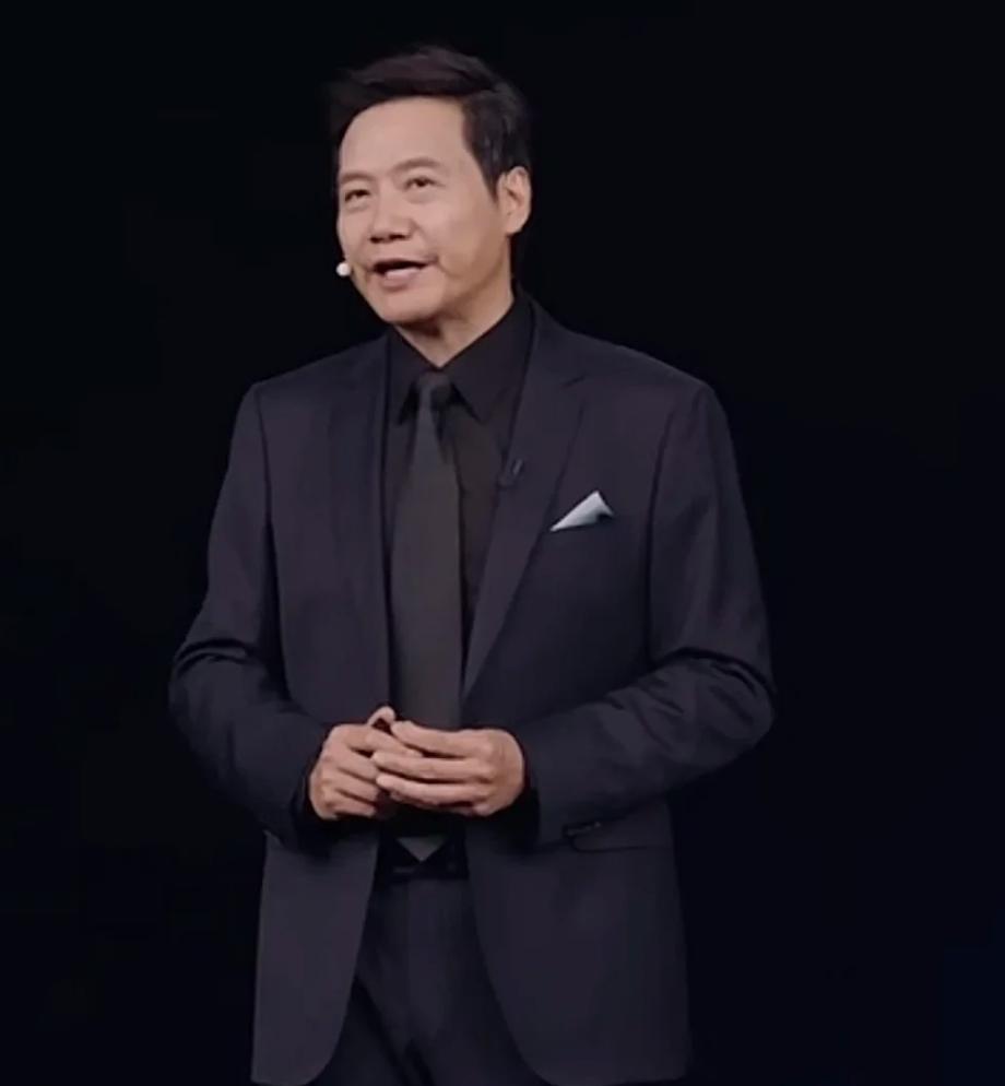 雷军披露小米造芯累计投入 210 亿，这就叫不计成本砸钱。
路只要看准了，唯一的