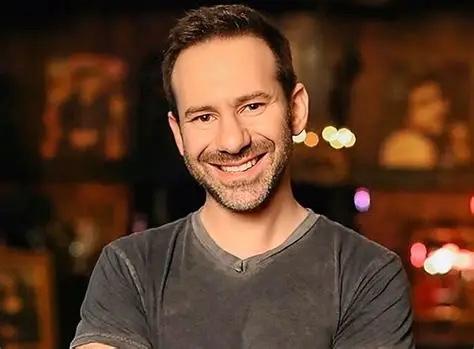 OnlyFans 的老板拉德文斯基于2026年3月去世，终年43岁。他在与癌症长