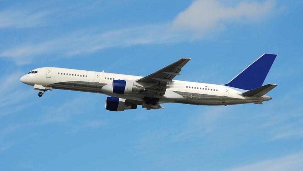 最近一波“8元机票”“9元飞大阪”的操作，让春秋航空火出圈。虽然这种超低价多为单