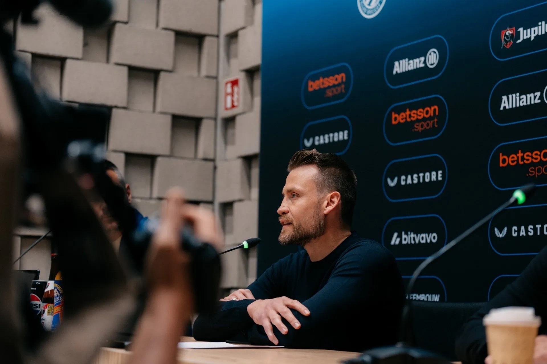 时间过得真快，米尼奥莱赛季末也要退役了。最可惜的还是2018年欧冠，卡里乌斯整个