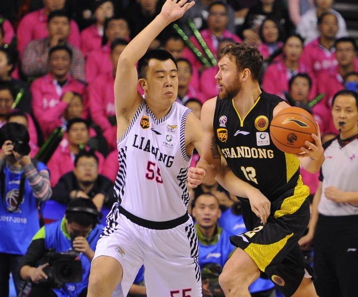 杨明也太难了！今晚是10连败呢？还是结束9连败？
连续下来，恐怕就会下课了；就是