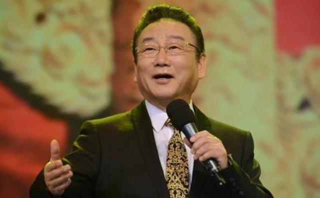 “滚出中国！”主持人问蒋大为：“为啥你资料上写你是加拿大国籍，还回国内赚钱？”蒋