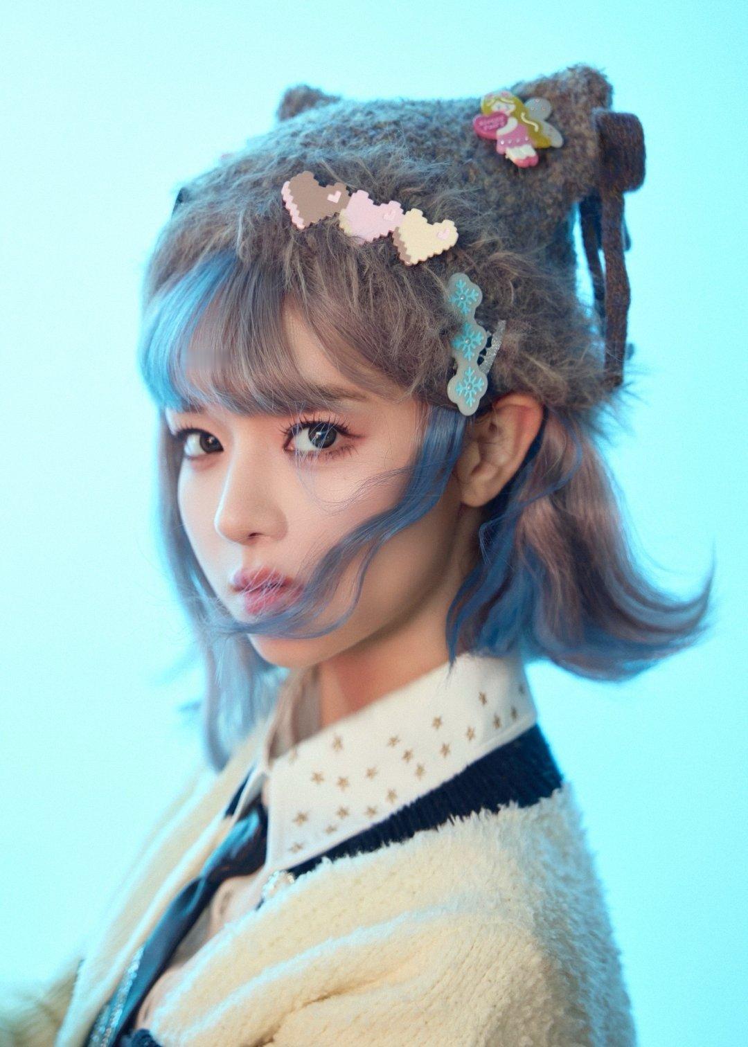 内娱最严厉的Golden翻唱来了 黄霄雲演唱会上的《Golden》A5高音震撼全