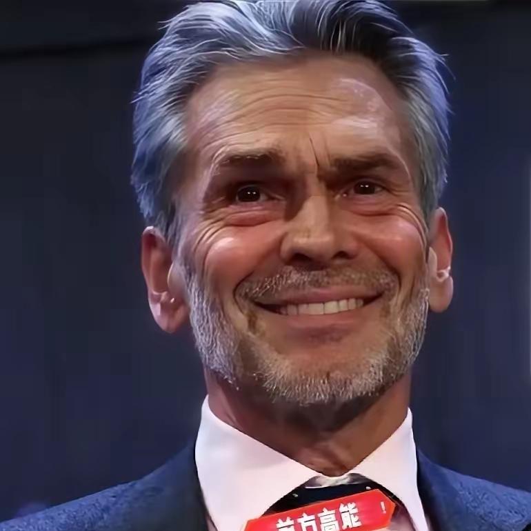 荷兰光刻机巨头ASML表示，现在在美国的技术封锁下，中企想获取EUV光刻机几乎不