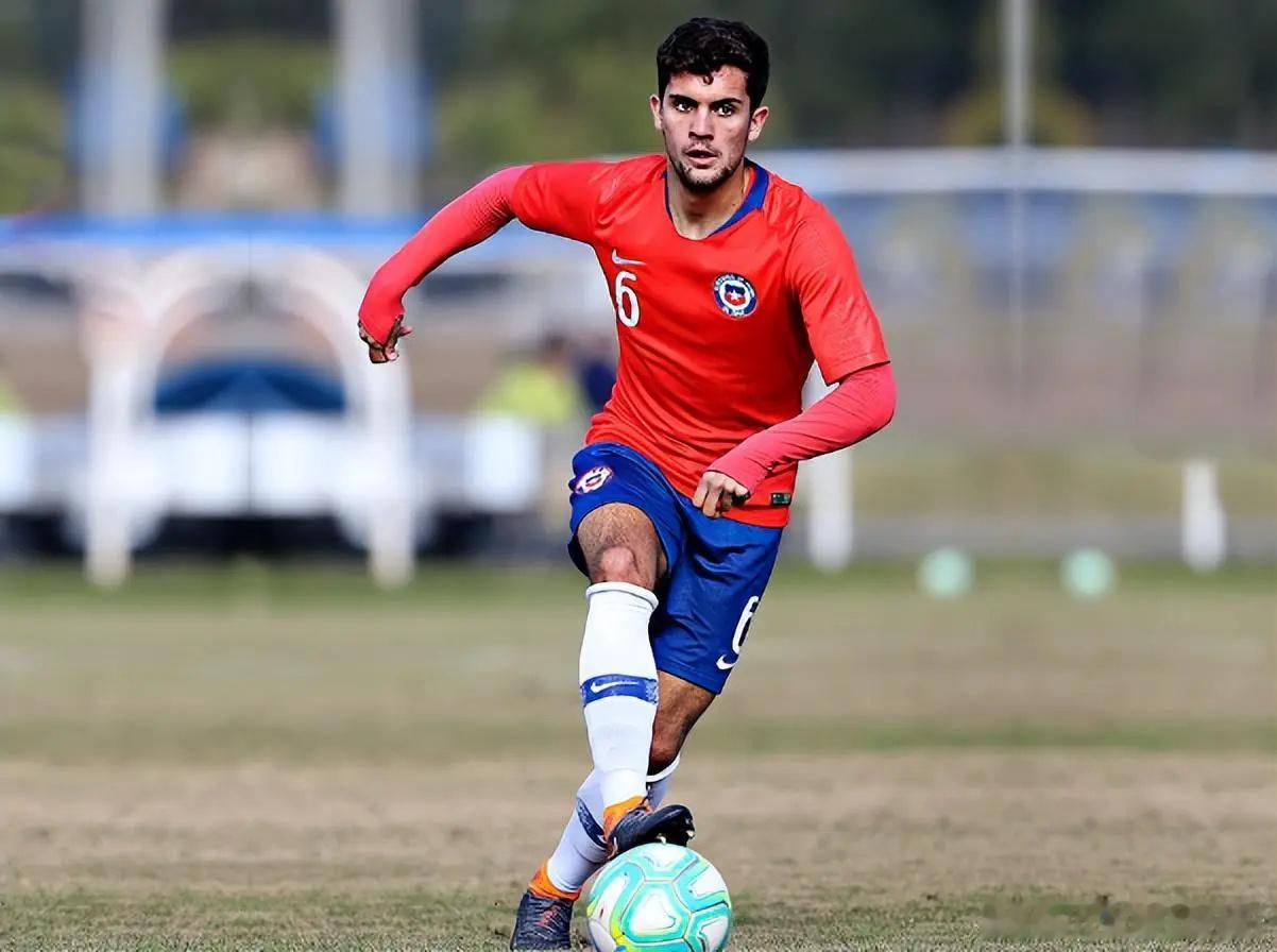 真有钱！中超土豪强挖南美全能中场，转会费1200万！73场造14球12月27日，