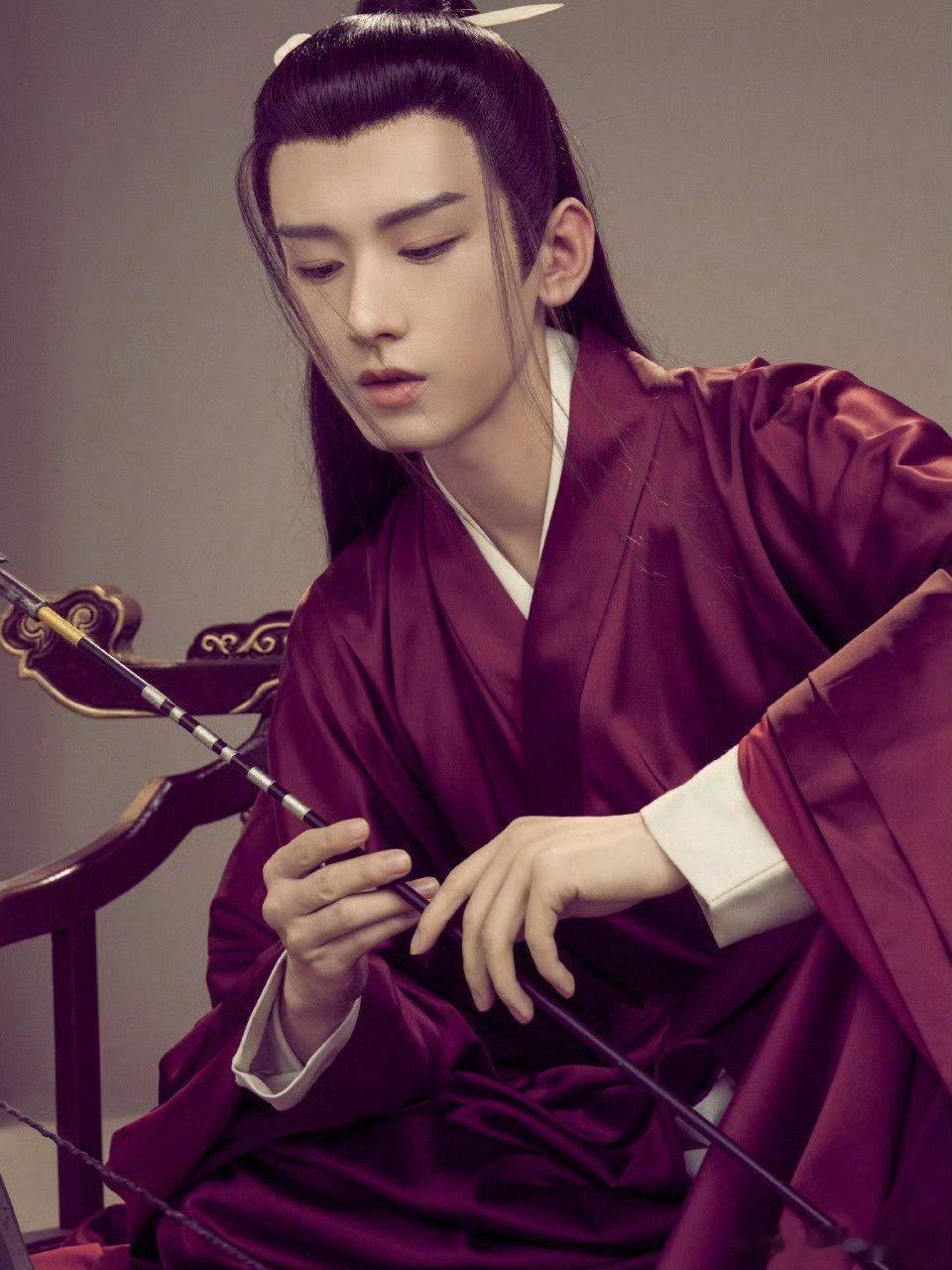 电视剧与君歌成毅与君歌 cy 成毅齐焱应渊执剑护苍生，李莲花一笑解千愁。成毅，你