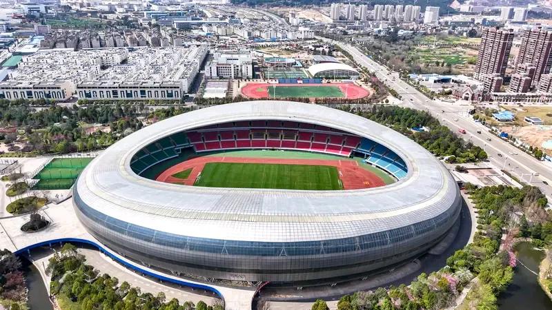 曲靖的足球还是有土壤和氛围的，滇超有前三的实力，俱乐部的建设也算成功的。
3月1