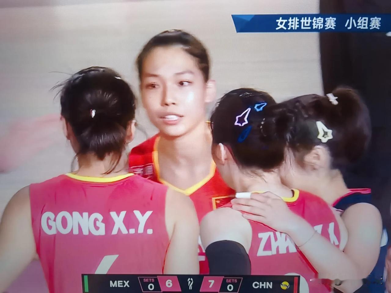 女排世锦赛，中国队的首发阵容，没想到这两个人首发！一个是高意，再一个就是李莹莹！