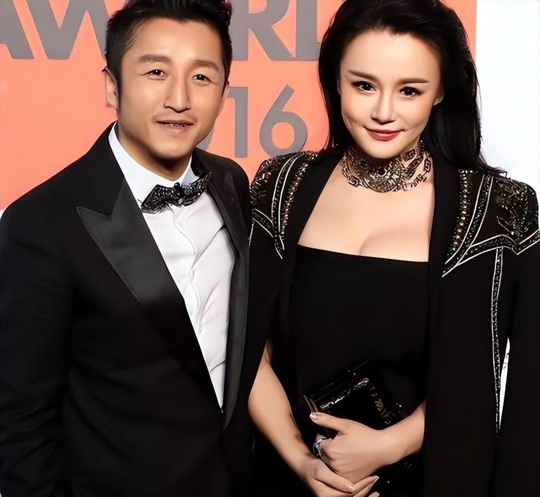 邹市明和冉莹颖这两口子因为所谓的“理财失败，败光家业”一事，在网上闹得沸沸扬扬，