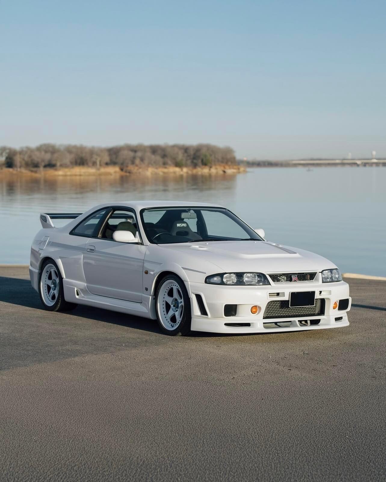 一台满足了对JDM一切幻想的R33Skyline R33 GTR V-spec 