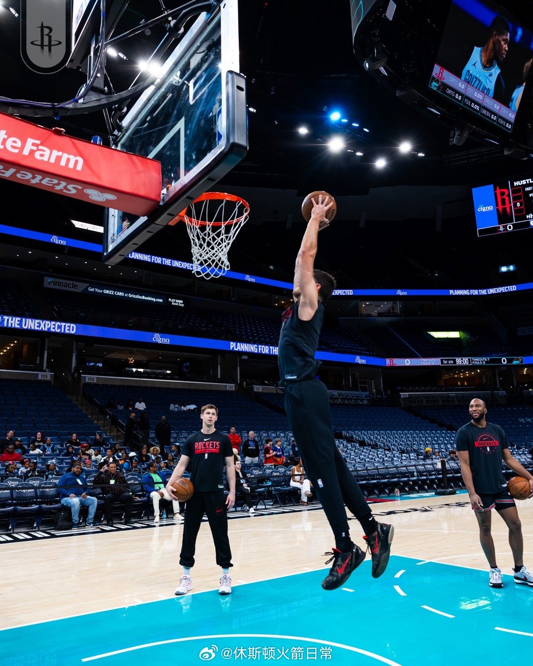 赛前热身照火箭vs灰熊休斯顿火箭NBA点赞成金