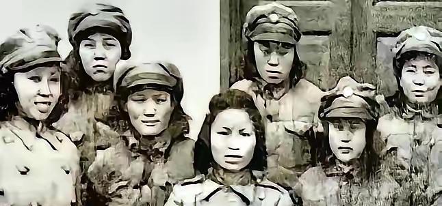 1942年，7名军统姑娘被日本鬼子围住。日本鬼子见是女兵，兽性大发，便丢下枪，一