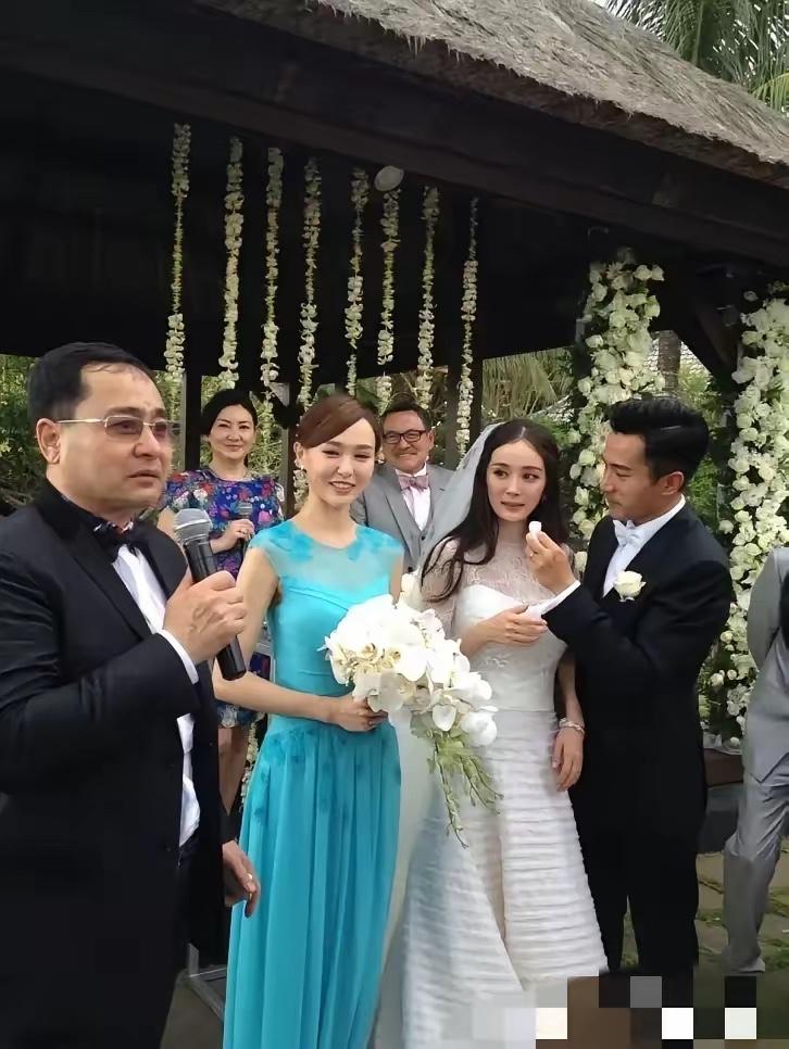 杨幂和唐嫣关系挺好的，结婚时候让唐嫣拿花