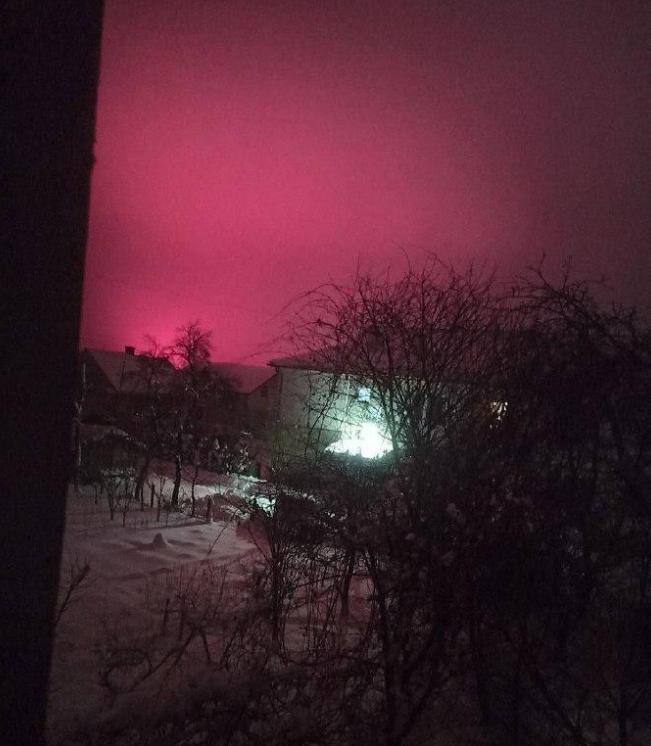 波兰边境突发大轰炸，10马赫导弹从天而降，俄中导火力又惊动西方！
 
2026年