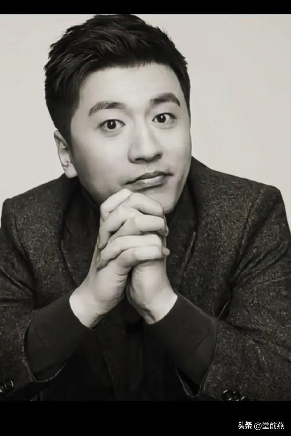 香港媒体对他最好最客观最中肯的评价:

他既是寒門出身，打破信息壁壘的破局者；也