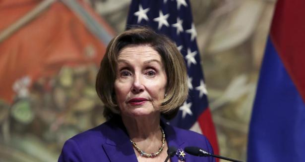 美国前众议院议长佩洛西4月5日强烈批评美国总统特朗普多次威胁退出北约，直言相关言