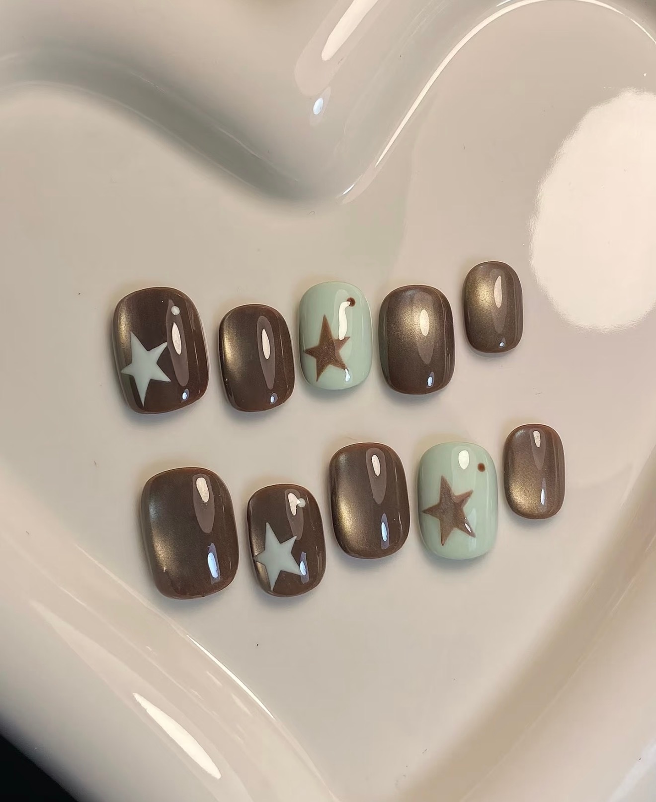 闺蜜们帮我挑一个，指甲断了要换新了