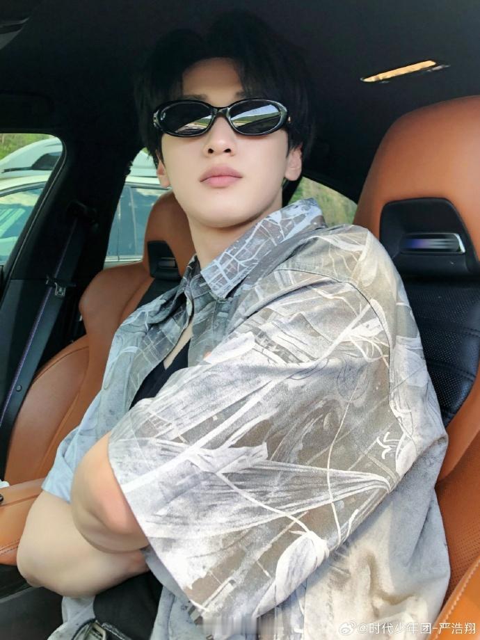 #严浩翔晒库存plog##严浩翔晒库存九宫格# 严浩翔晒出的库存，九宫格充满魅力